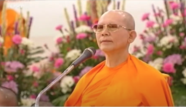 หลวงพ่อธัมมชโย : การบวชอุทิศชีวิต